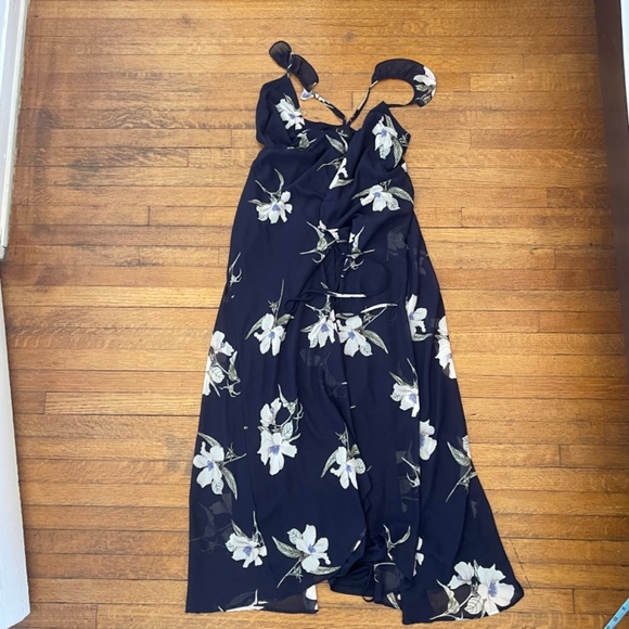 Lulus Floral Navy Blue Beautiful Wrap Dress Sz Small - Picture 6 of 10